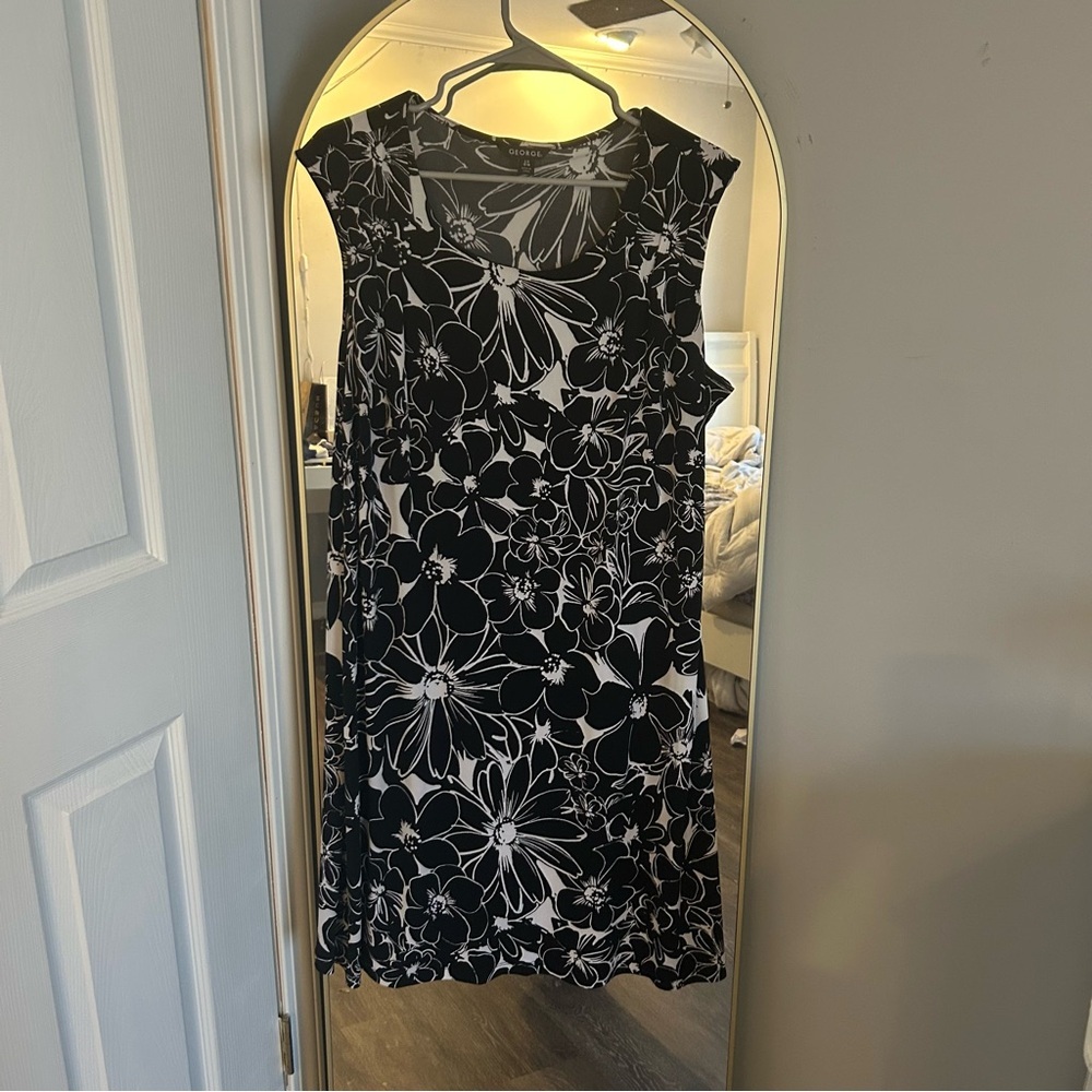 George Women Size Large 12-14 White Dress Sleeveless Black Floral Pullover